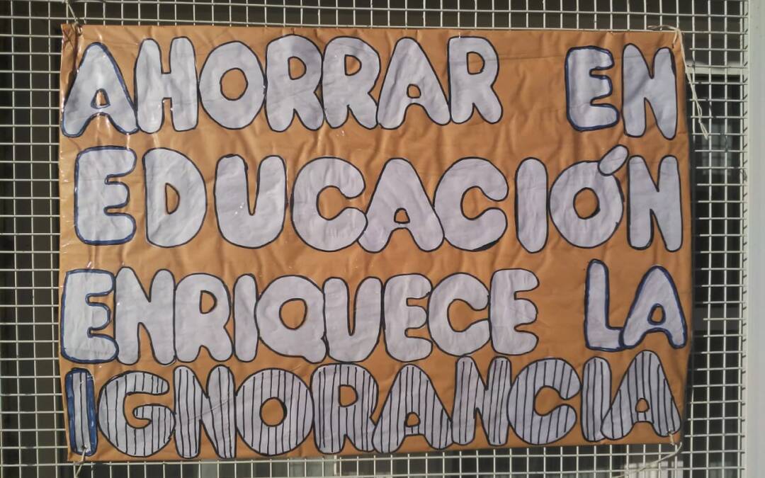 La inversión nacional en educación cayó un 40%