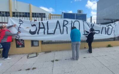 ATECH demanda al Ministerio de Educación los sueldos no pagados en febrero y marzo