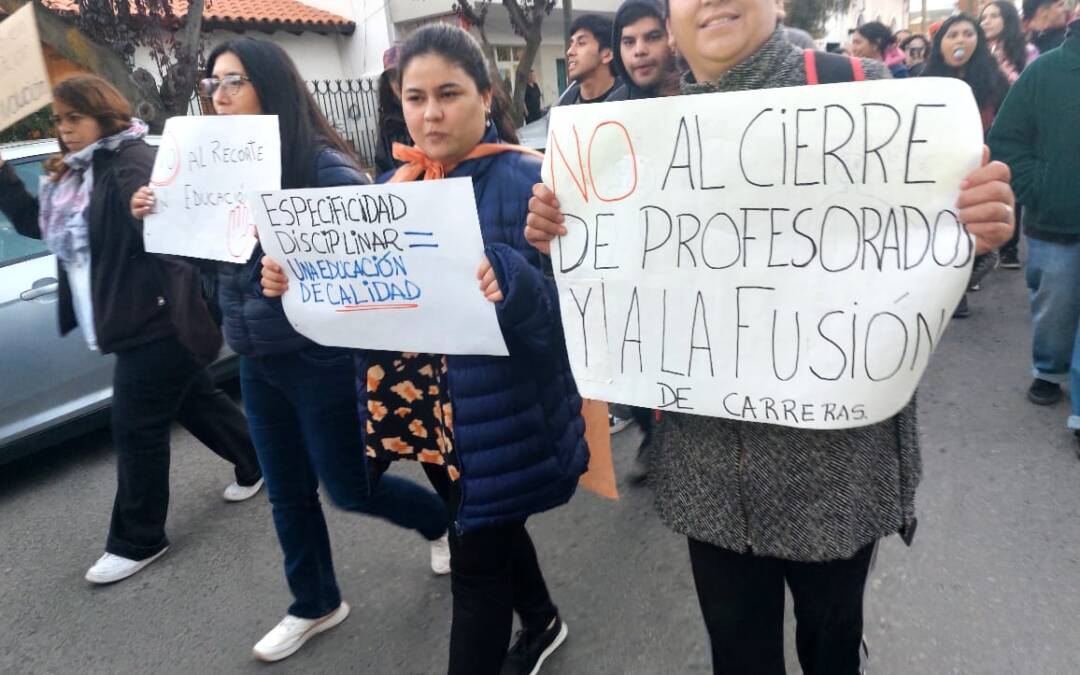 Importante triunfo en el Nivel Superior: Freno al cierre e intento de fusión de carreras